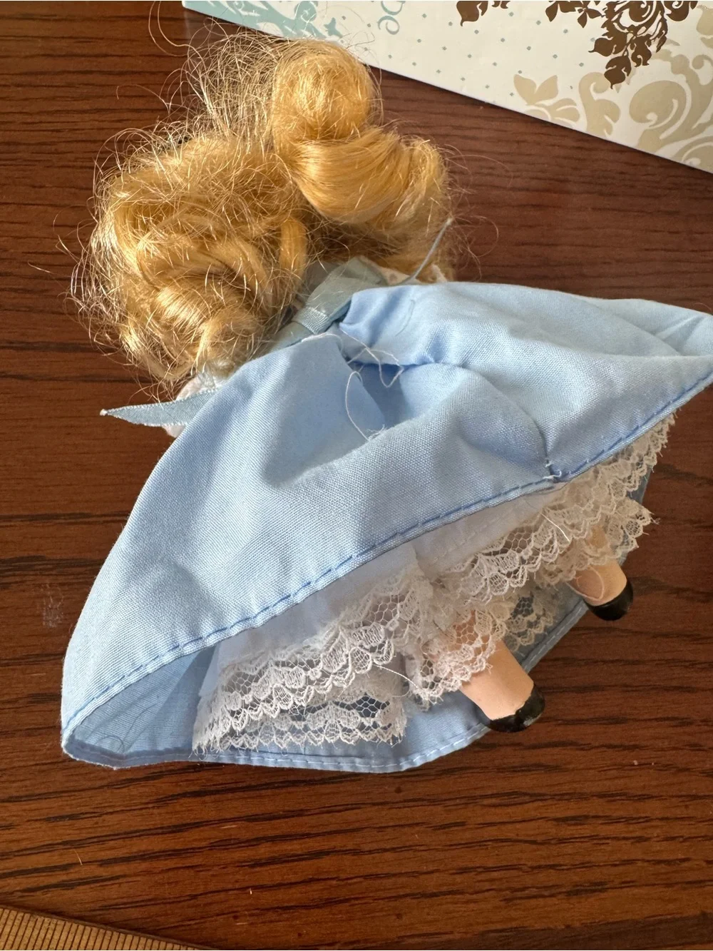 Alice In Wonderland Doll Kingstate Porcelain In House Cottage Box Vintage